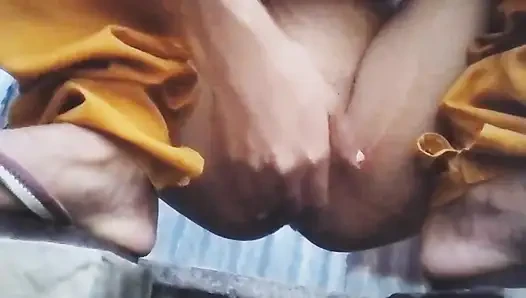 Bangladeşli dakka 18 yaşındaki kız kendini ürkütüyor