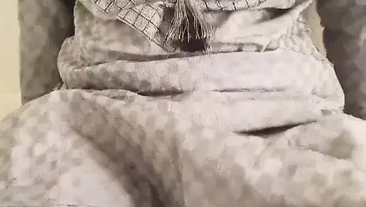 Kocası karısını romantik bir ruh halinde sikiyor ve amının tadını çıkarıyor. Hintli desi köyü Hintçe viral seks videosu