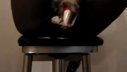 Dik abanoz sikikleri ona deldi kedi ve squirts