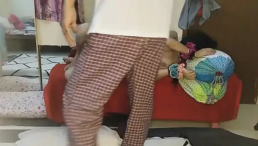 Yengenin amını sikiyor garam masala kıllı olgun amcık sert seks