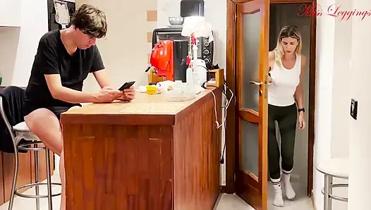Üvey annenin üvey oğluna sapık dersi