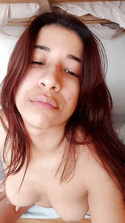 Selene oynadıktan sonra mastürbasyon yapıyor (bölüm 2)