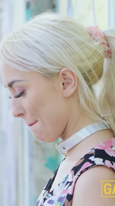 Lisi Kitty Altı Kişilik Hava Geçirmez Gangbang Yapıyor | Klip 1