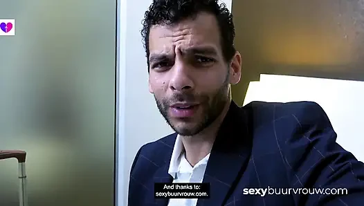 Muhteşem kızıl saçlı Hollandalı kadın otelde azgın bir adam tarafından sikiliyor