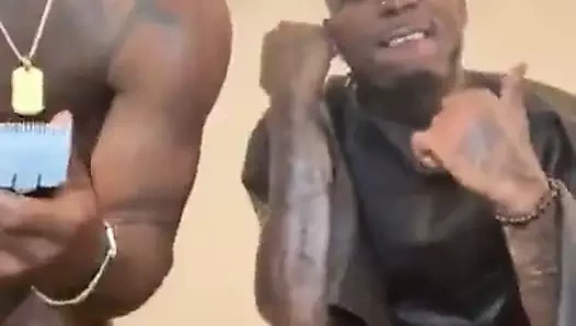 gay siyah çıplak berber