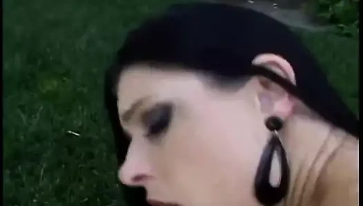 İnce milf oral seks ve köpek quickie pov