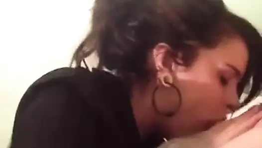 Pis dövmeli kaltak tutkulu derin çük emme