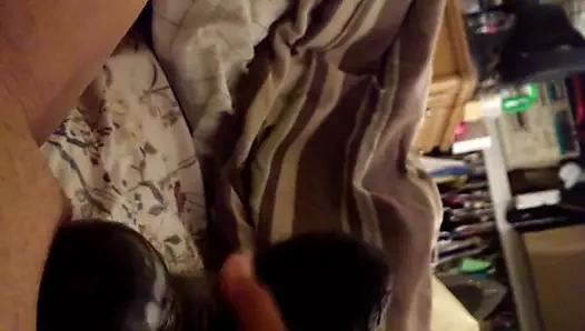 Karısı kalın siyah yapay penis sikmek için korkuyor