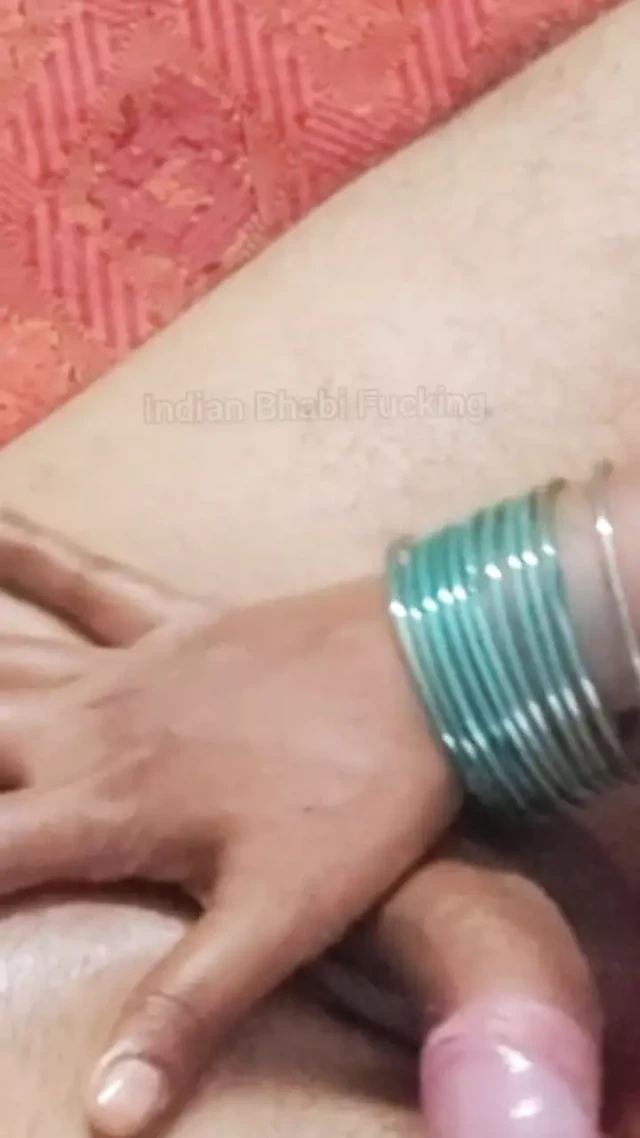 Üvey anne ve üvey oğul üvey anne Sumitha sekse büyük götlü büyük göğüsler öğretiyor sexxx sorunsuz net ses
