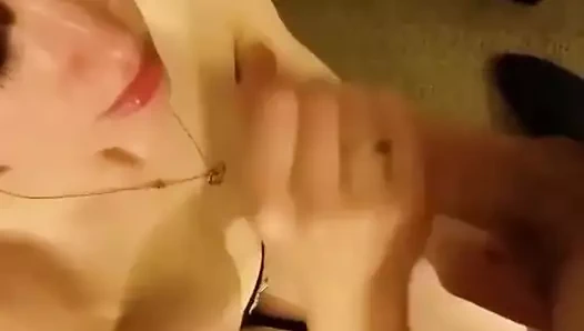 Büyüleyici amatör eş berbat üzerinde çük ve alır bir yüz