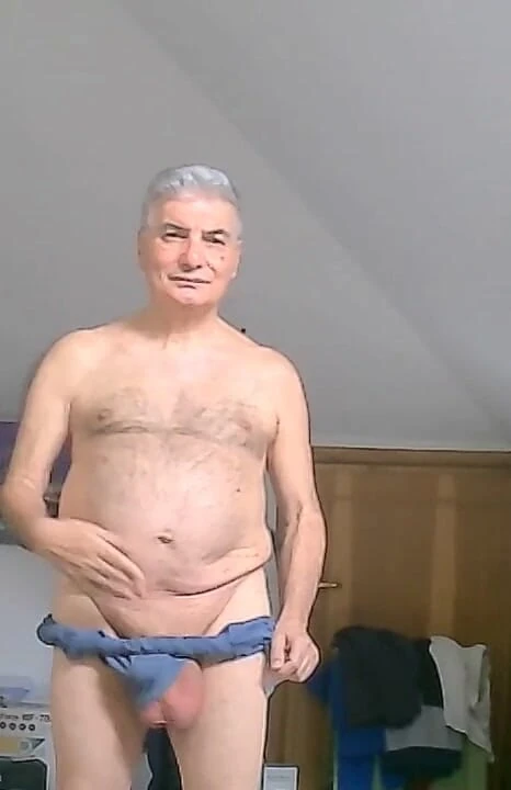 Vücudum tamamen çıplak