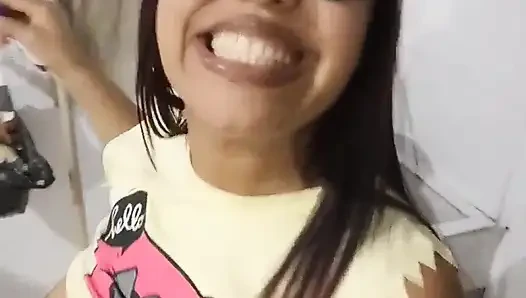 New York Abd'li 18 yaşındaki esmer büyük sarkık memeler üvey erkek kardeşinin büyük yarağını sikiyor