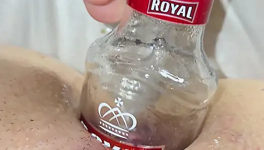 Şişe ile aşırı anal sokma yakın çekim