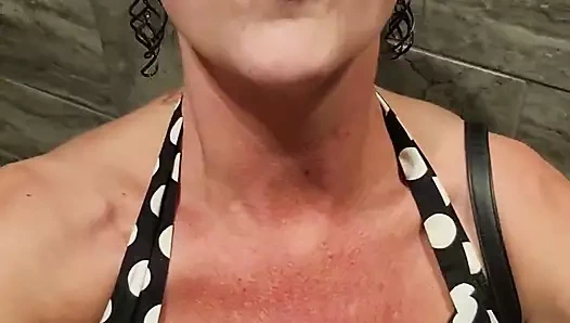 Naughty MILF Sneaks Away From Date to Pee & Play