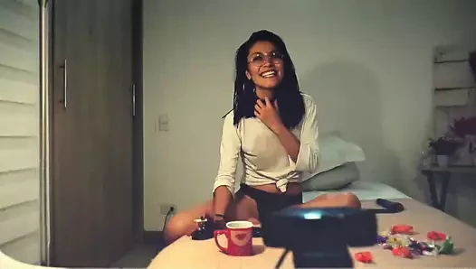 En sevdiğim web kamerası modeli tarafından cızırtılı bir gösteri