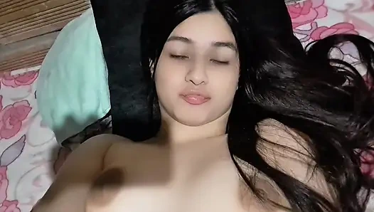 Üvey babam ona vajinamın bir videosunu göndermemi istiyor