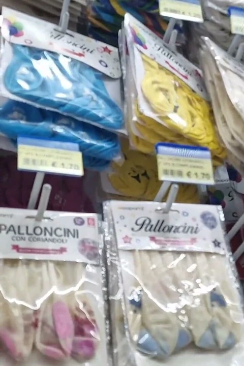 Dev balonlara hayran balon dükkanı turu, parlak lateks ve duyusal azdırma