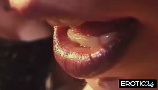 Halka açık aşağılama özlemi