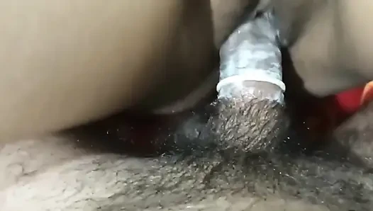 Hintli hizmetçi çok ateşli ve seksi hizmetçi yüksek sesle inliyor