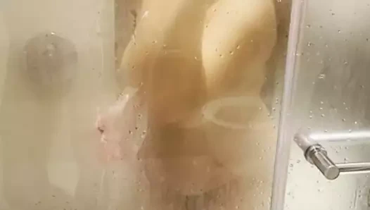 Sıcak kız içinde the banyo