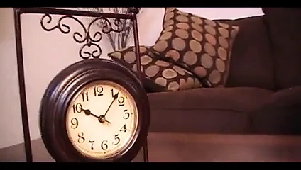 Büyük memeli orta yaşlı seksi kadın sikişiyor ve döl yutuyor