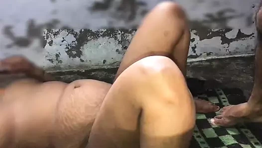 Teyze ki malish ki phir gaand ki chudai ki masti