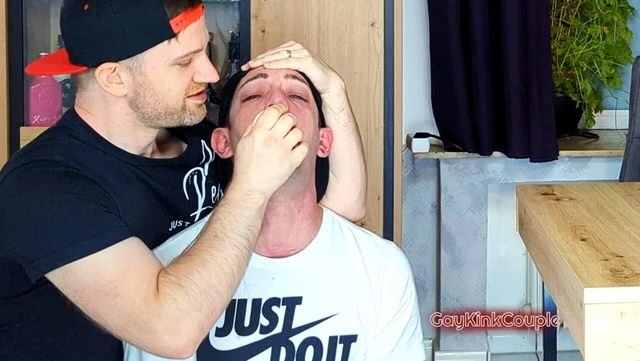 Тренировка глубокой глотки до давки