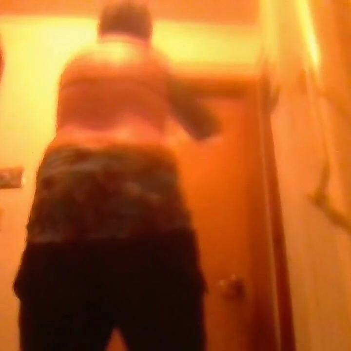 Slow Dace ilk randevumla kıyafetlerini çıkarıyor