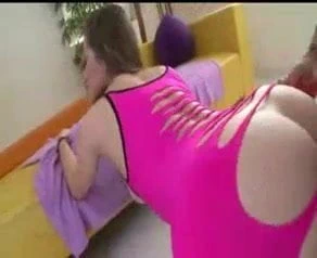 Pembe elbiseli büyük göt parçası - xturkadult com