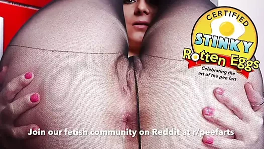 Şanslı adam kızlarının çişini içmek ve osuruklarını koklamak alır