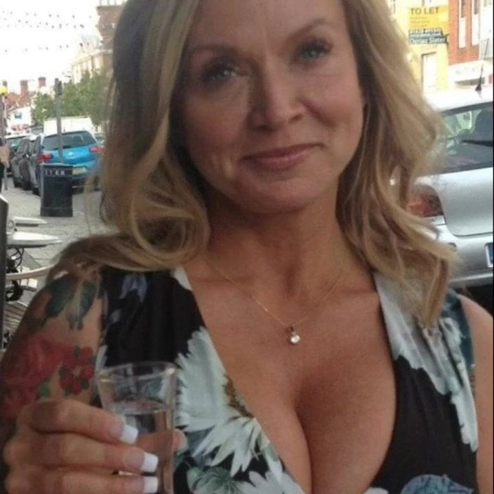 Quick jerk off compilation granny cleavage big tits
