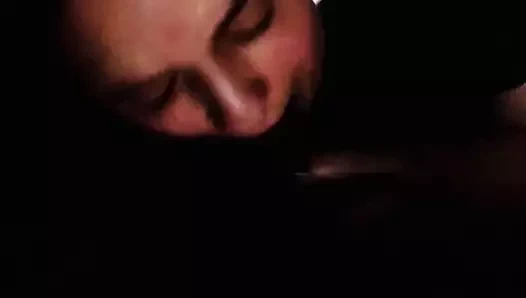 O sadece boğazını sikmek istiyor