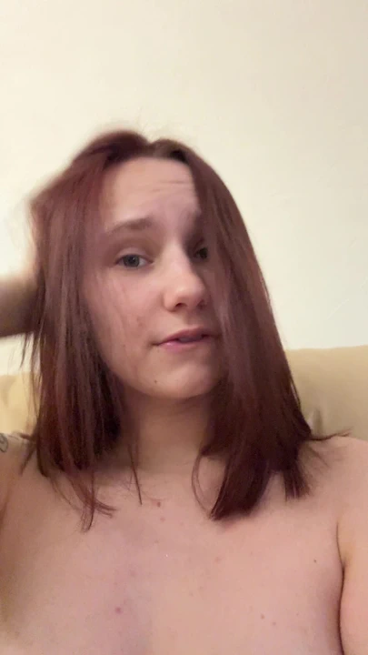 Teen enjoys morning awakening after hot sex