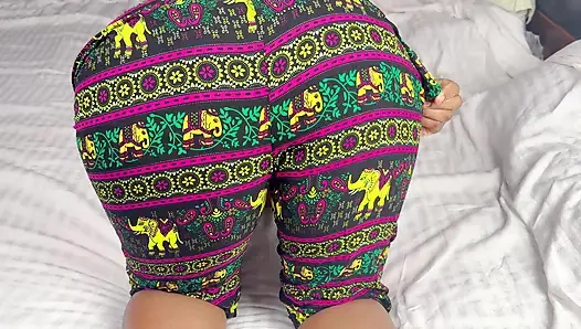 Üvey erkek kardeşim beni sert sikiyor