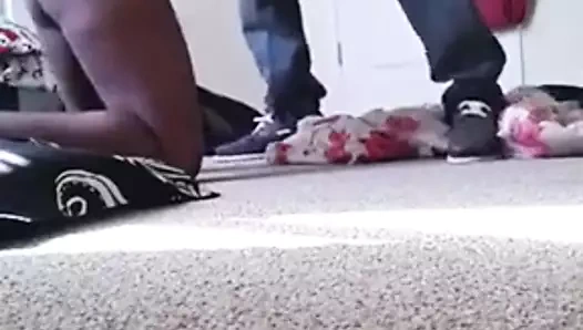 Kapüşonlu döl yutuyor