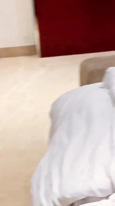 18 yaşındaki 4 desi Hintli üvey kız kardeşimi şimdiye kadar gördüğüm en sıkı amcığıyla siktim | Klip 1