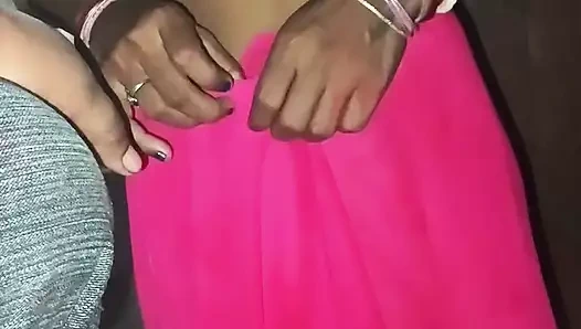 Yenge elbisesi sariyi salwar sikiş videosuna dönüştür