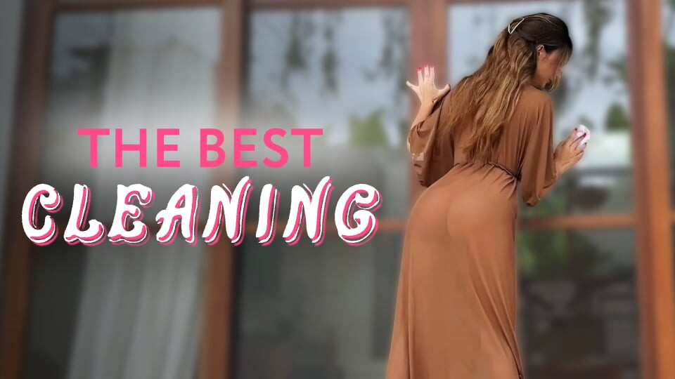 Külotsuz şeffaf elbiseli seksi hizmetçi ile çıplak temizlik penceresi. Amy Haze