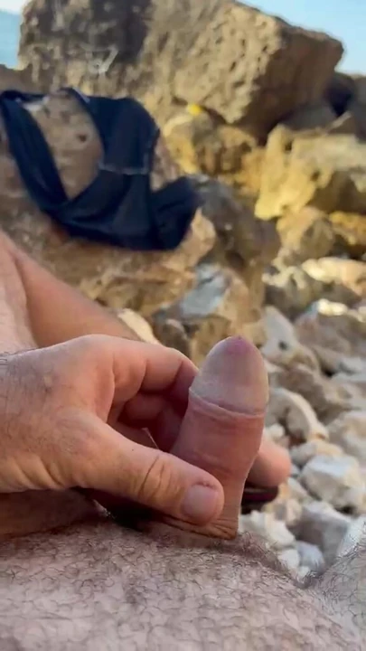 Plajda insanlar için yarak dışarı, yaz aylarında yarak göstermeyi seviyorum