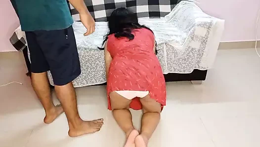 Bete na maa ko choda jab vo sofe me hayranları gyi-sikiş sıkışmış anne