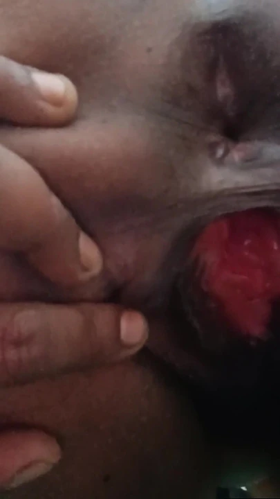 Coimbatore aunty show pink pussy in video call | Clip 3