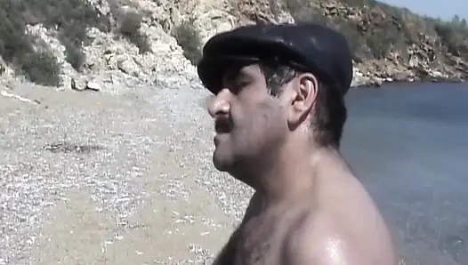 Sahin k plajda Türk orta yaşlı seksi kadın Ayşe'yi sikiyor
