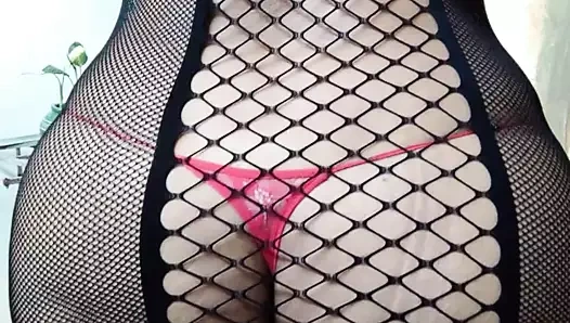 Gel ve benimle oyna, seni yalnız ve ateşli bekliyorum