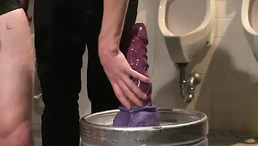 Branden Forrest ve çileden çıkarıcı göt istasyonu meydan okuması