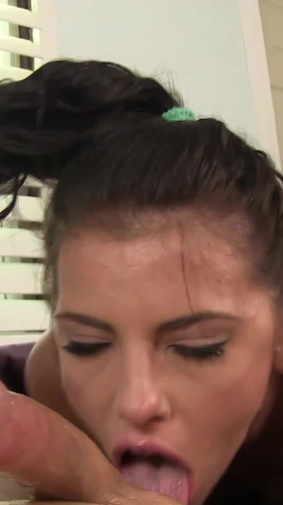 Genç göt dilleme temizlikçisi Adriana Chechik