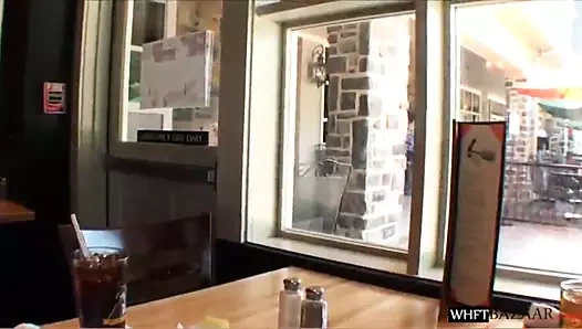 Fışkırtma içinde kamu restoran