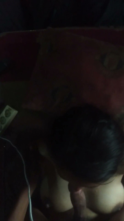 Yurt odasında kız arkadaşıyla viral Endonezya pornosu | Bölüm 1