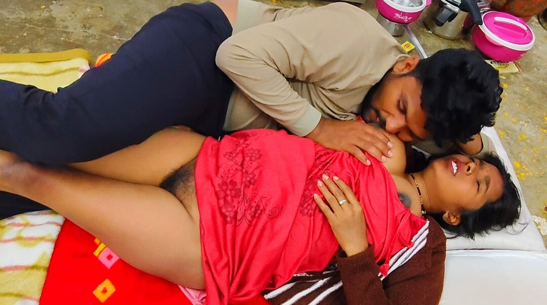 Yeni evli güzel genç çift desi köyü ateşli seks filmleri Hintçe seste - desi xxx yenge seks videosu.