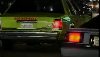 Sarışın büyük baştankara milf seviyor binicilik bir dev horoz içinde arka arasında bir taksi taksi