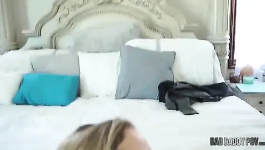 Alyssa Cole üvey babasının yarağını emmeyi seviyor